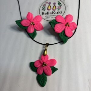 Conjunto Flores rosa fucsia.